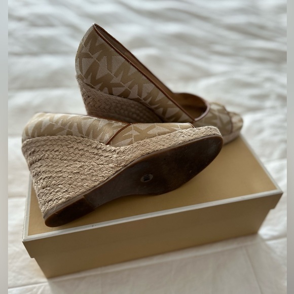 Size 10 Michael Kors Espadrilles - Picture 2 of 6